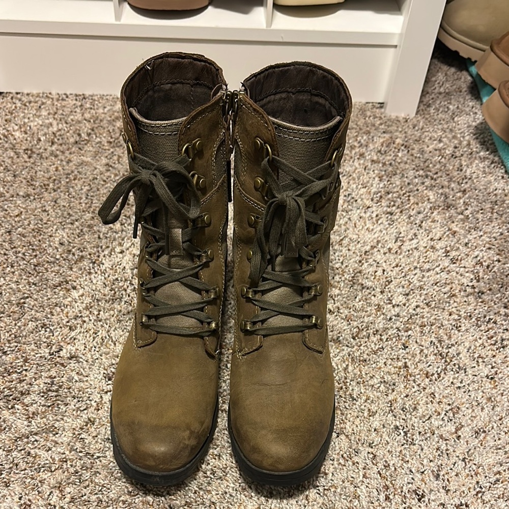 Sorel Olive Green Lace-Up Boots